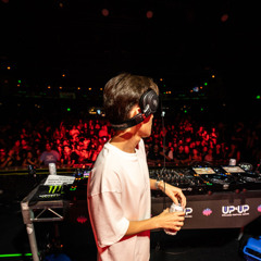 CHRISZ LIVE AT OBSERVATORY