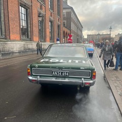 10. Gunge - Ambulance (LF + ii  Remix)