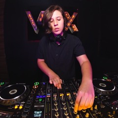 Daniela Alban for Platform 7even