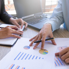 How Financial Planners Help You Navigate Market Uncertainty?