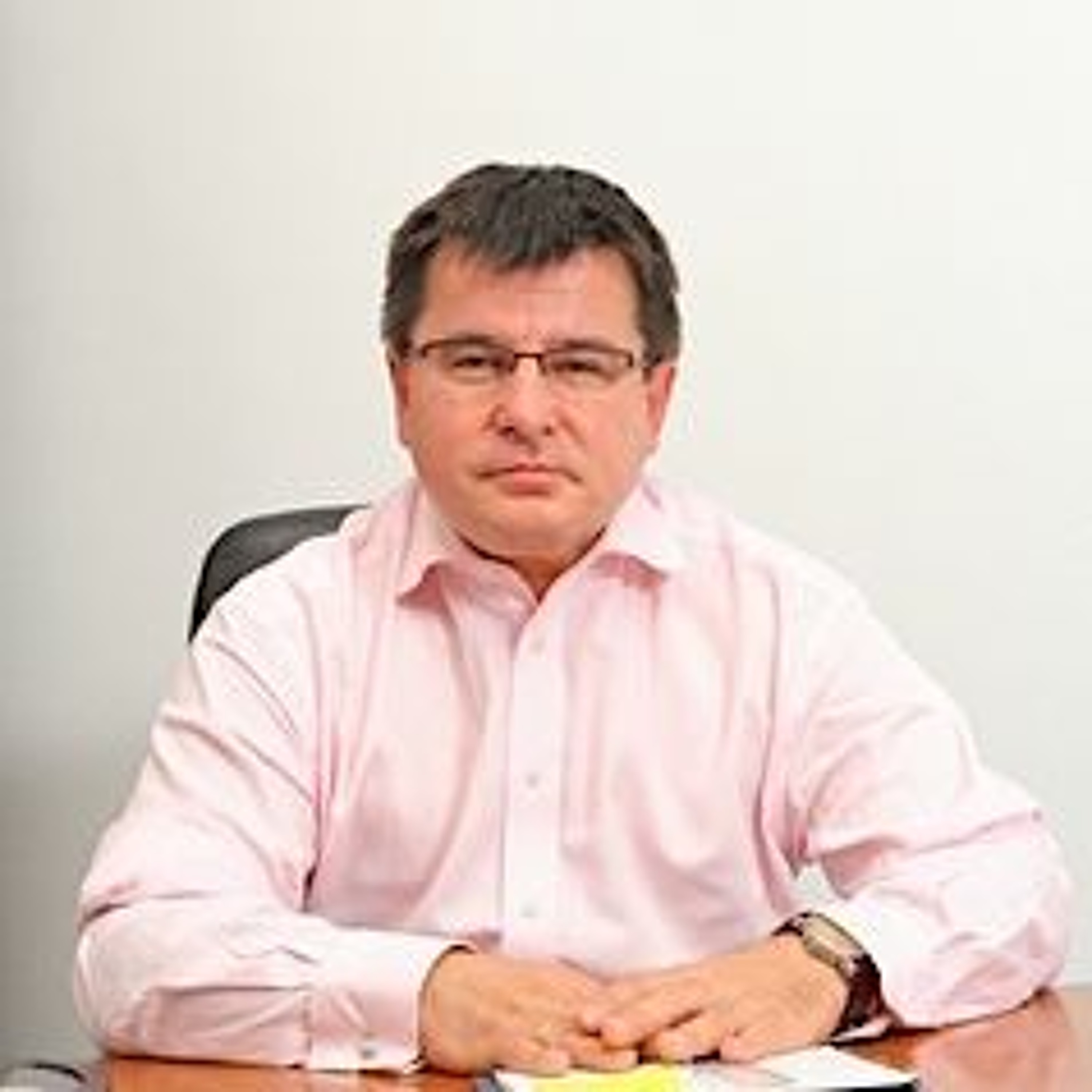 cover of episode War in Ukraine:  Prof. Taras Kuzio analyzes Russia's war with Ukraine and its possible outcome
