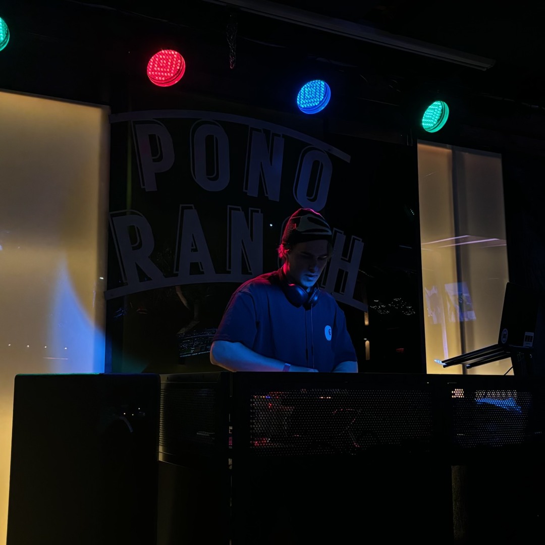 Stream Cenzo Chunes 四番 - Dark Future by CENZO | Listen