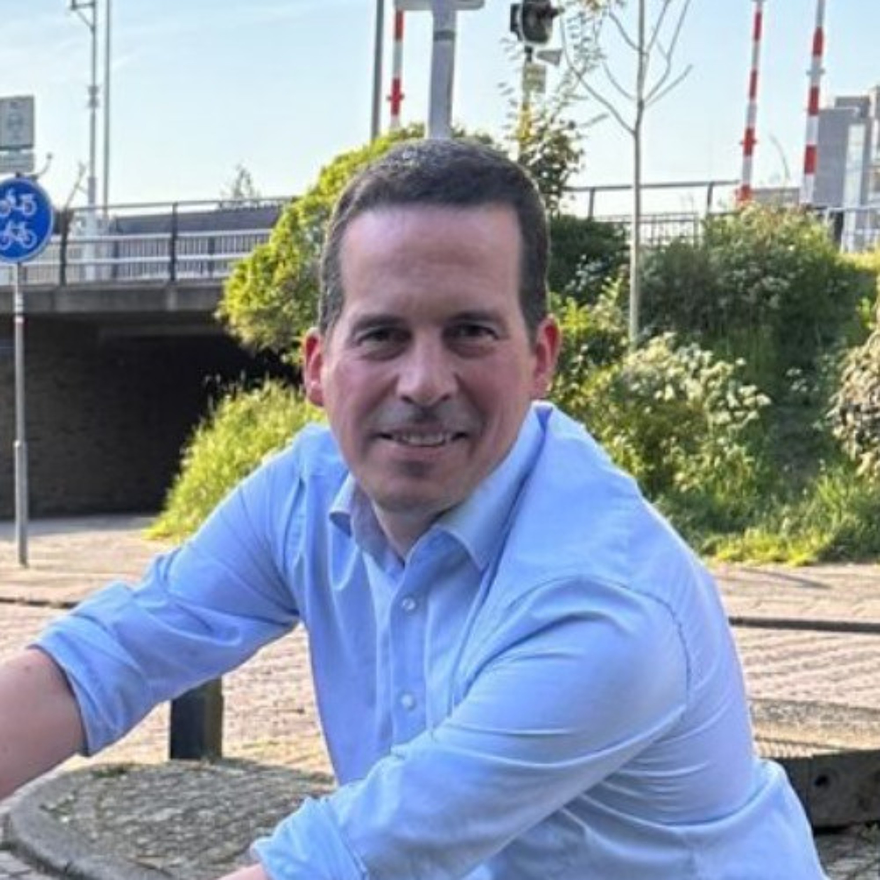 2025-12-08 VVD-fractievoorzitter Frank van Noort maakt zich ook druk om de parkeerdruk in de Kerkwijk episode artwork