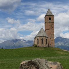 تلاوة جميلة من زمن الالفينات الجميل