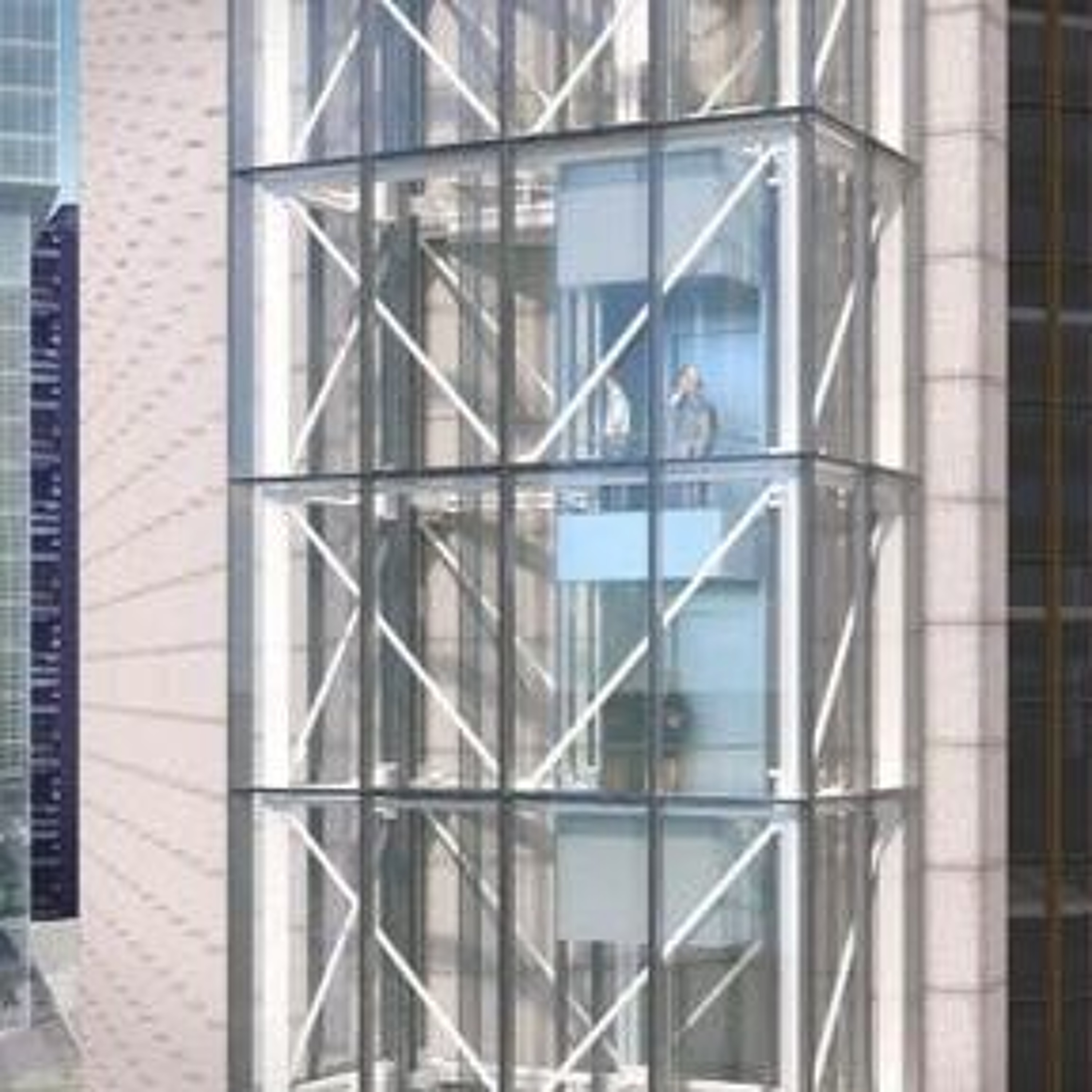 1,000-FT Glass Elevator Ok'd For Chicago's Aon Center episode artwork