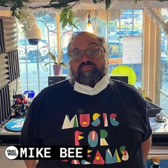 Vinylly | The Show About Records with MIKE BEE on Fault Radio | Episode 13 (November 12, 2021)
