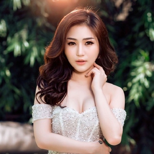 Người Từng Yêu Anh Rất Sâu Nặng