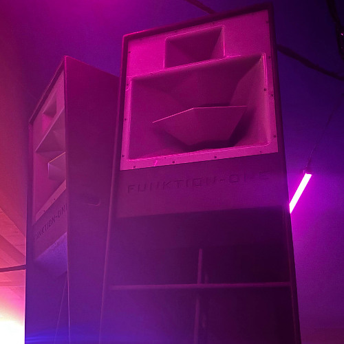 Demi - Steamy 32minutes (minimalistic short techno mix)