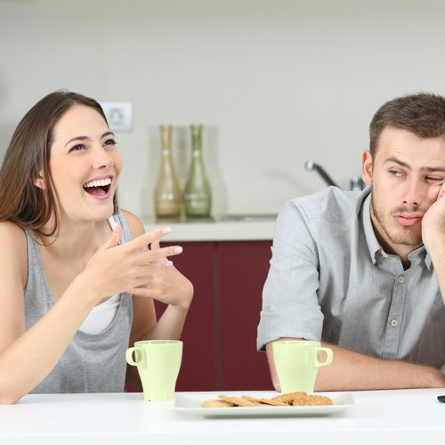 Quel genre a tendance à élargir la discussion?