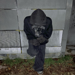 падал вниз (｡Ó﹏Ò｡)