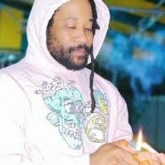 King Jah - Gun Pon Mi (feat. Dretti)