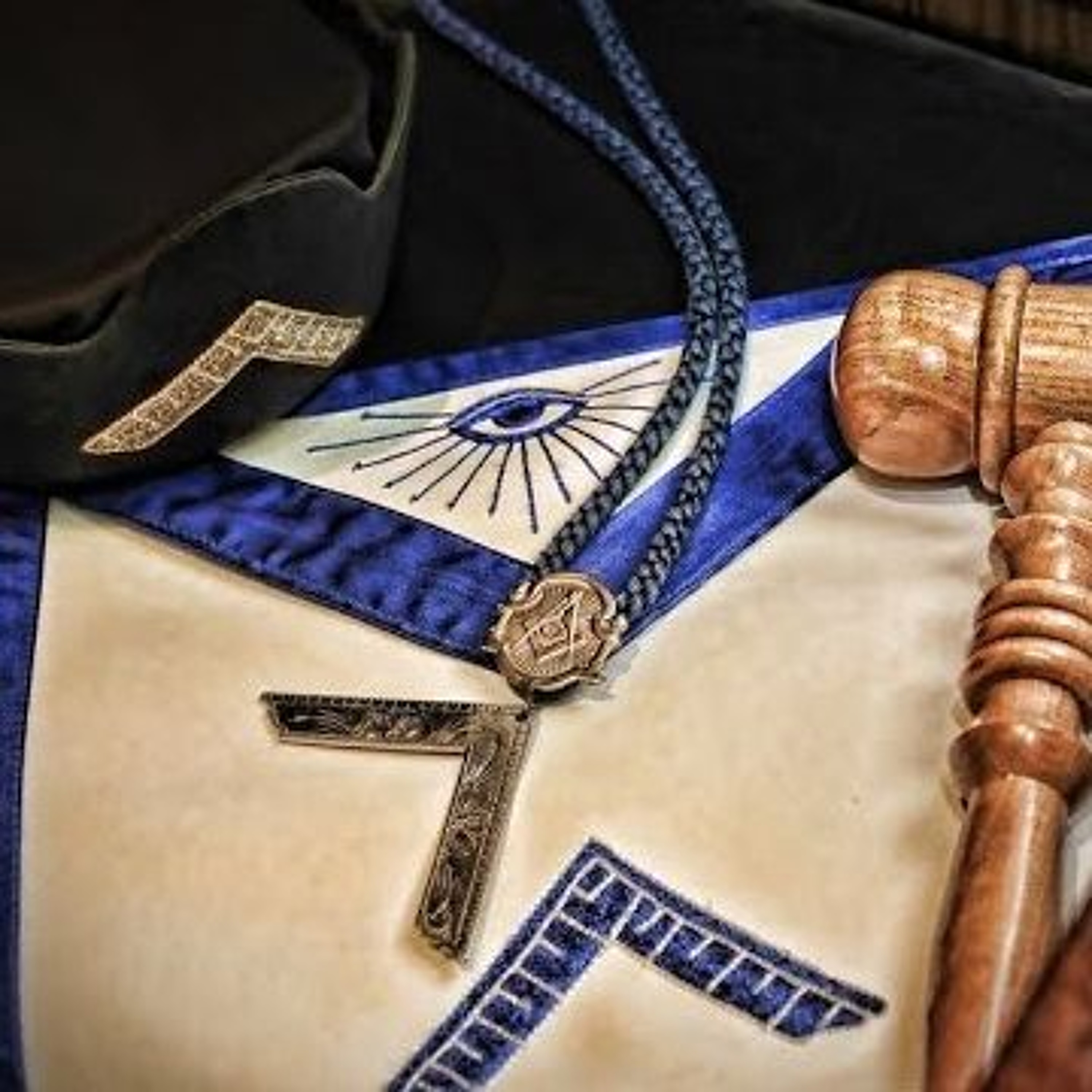 "THE WORSHIPFUL MASTERS" - AMERICA IS FALLEN TO HER ENEMIES [FR==MAS0NRY & SECRET SOCIETIES]