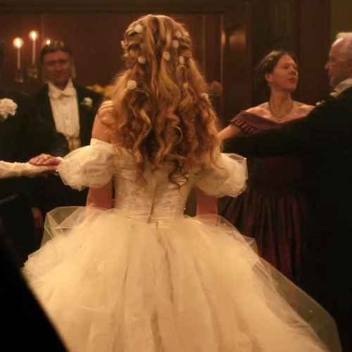 ياحلوتي كاملة والله والكامل بحقّ وجه الله!