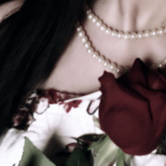 قُل ليّ كيفَ يكونُّ الشبهُ الصَارخ بَيْنَ الأصلِ وبَيْنَ الظلِ؟