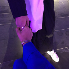 في سَماء عُمري نجّومي تعتني بك💜