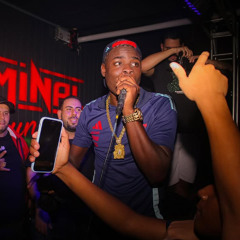 MC BLACK DA PENHA - O CHEFE ME DEIXOU SOLTO ( DJ PSICO DE CAXIAS E DJ NARIZ 22 ) FODAAAAAA