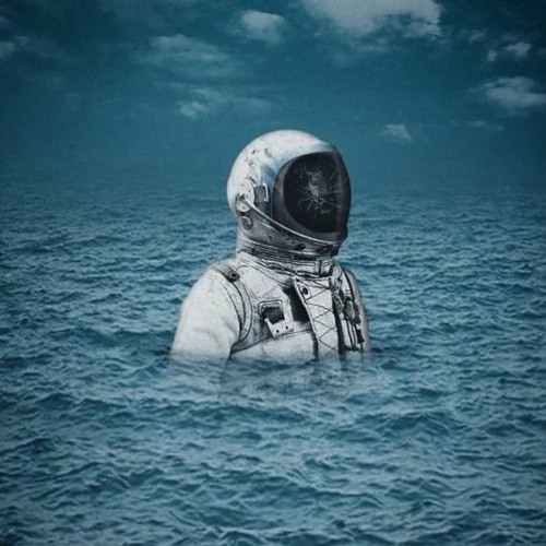 Astronaut in the ocean lyrics