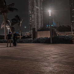 عشقته .. ولا لي .. في المقادير حيله احبه .. ولا اسلاه⁩.