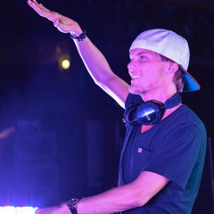 Avicii - Raqattack X Fades Away (JUZTUZ Mashup)