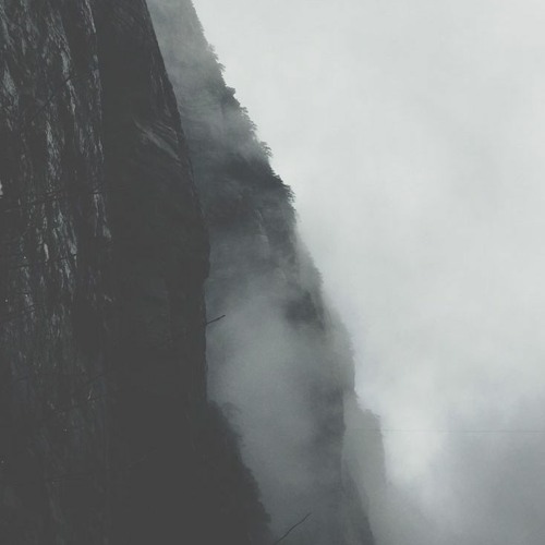 Whispers Pak + Mar '23