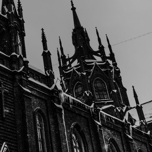 SNOWCLOUDS OVER ARCHS BEDROOM