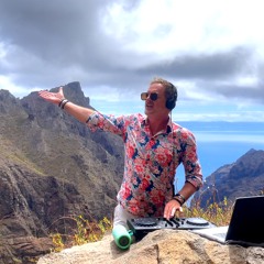 Funky House mix in Jurassic Park ! All About Islands.