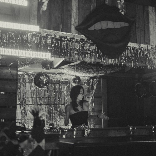 Stream EM Listen to LIVE SETS playlist online for free on SoundCloud