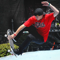 Ryan Sheckler w/ @Dello! @zxch