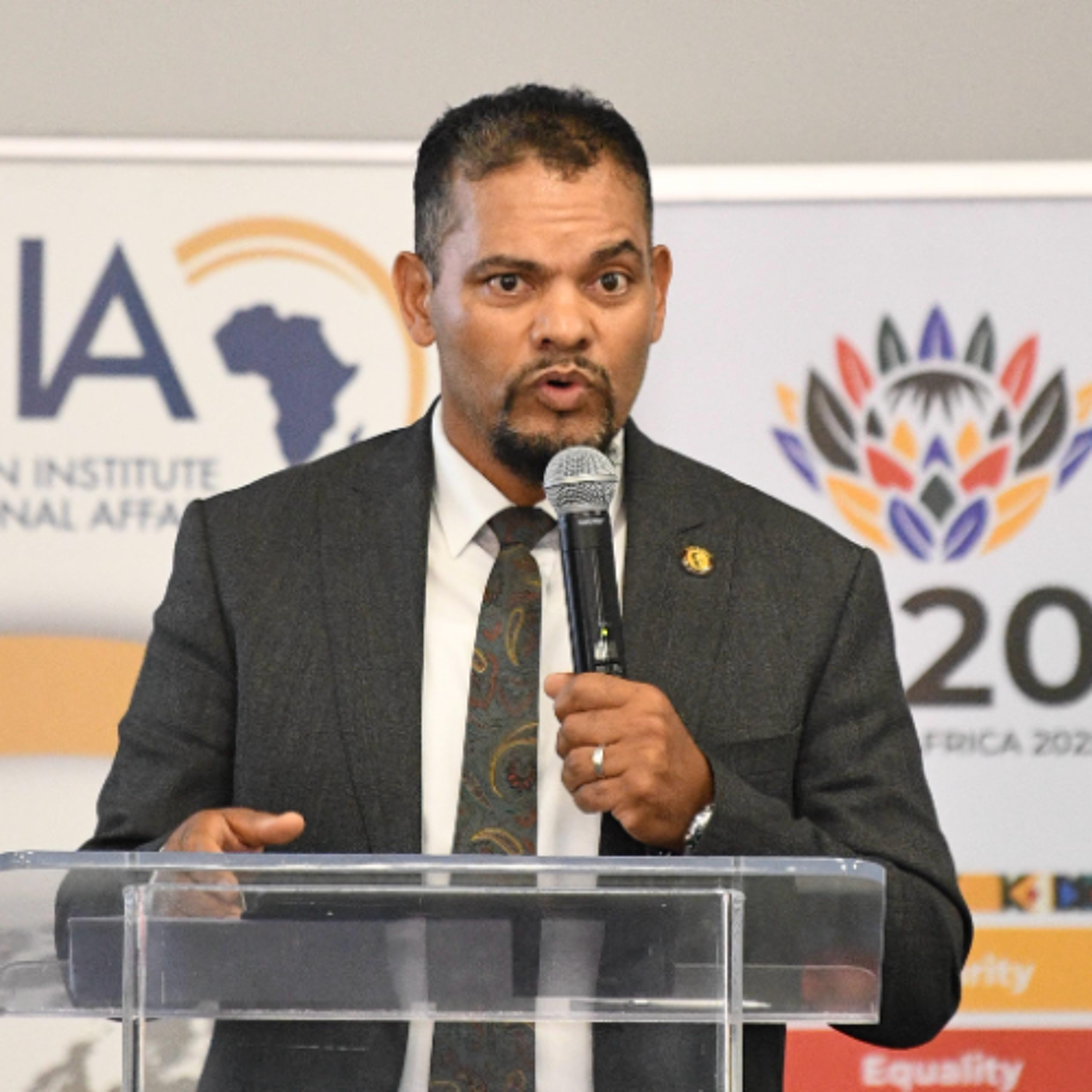 Deputy Minister Alvin Botes addresses the Symposium on South Africa's Foreign Policy