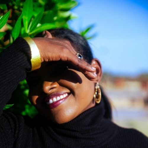 أغنية إنتي جميلة وملكت كونك ... الأستاذ زكي عبد الكريم ..مشاركة أداء محمد مصطفي (كابو) واسامة عثمان(