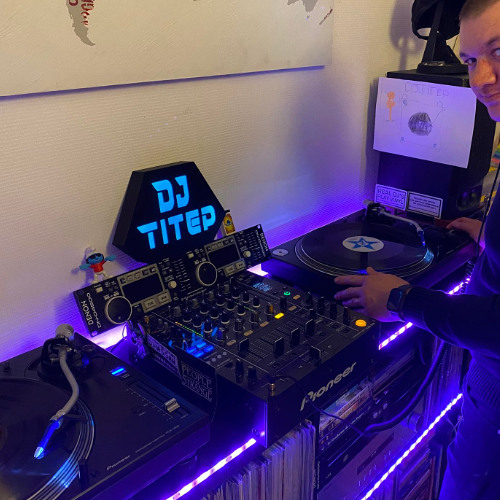 Set in the studio n°19 le 24.07.2025