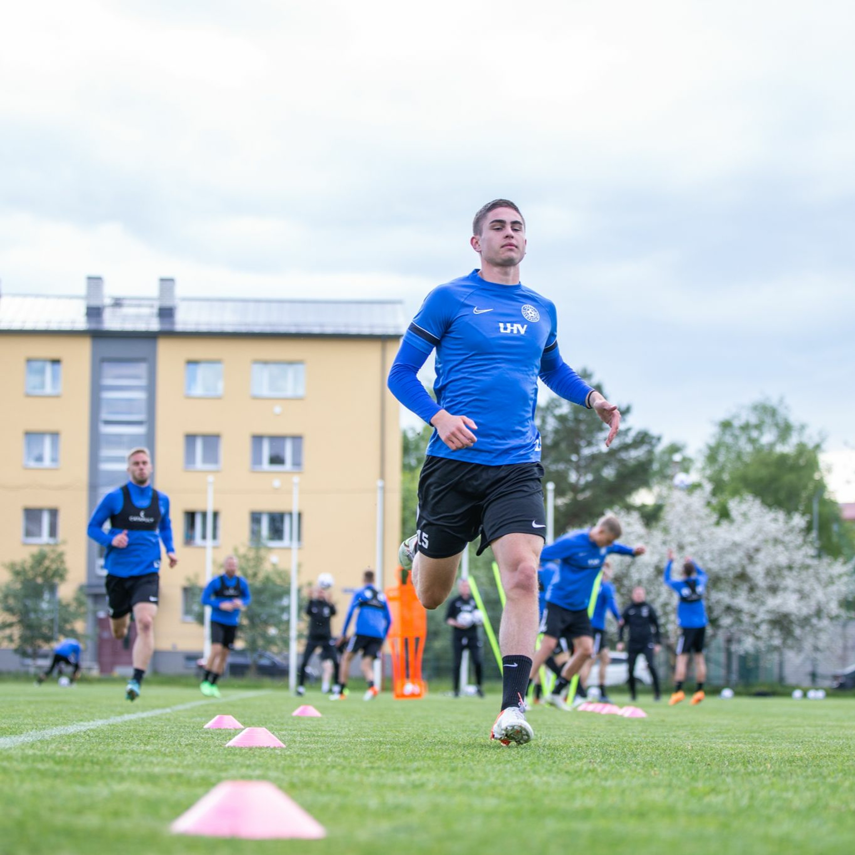 Pikk ette (ja ise järele)