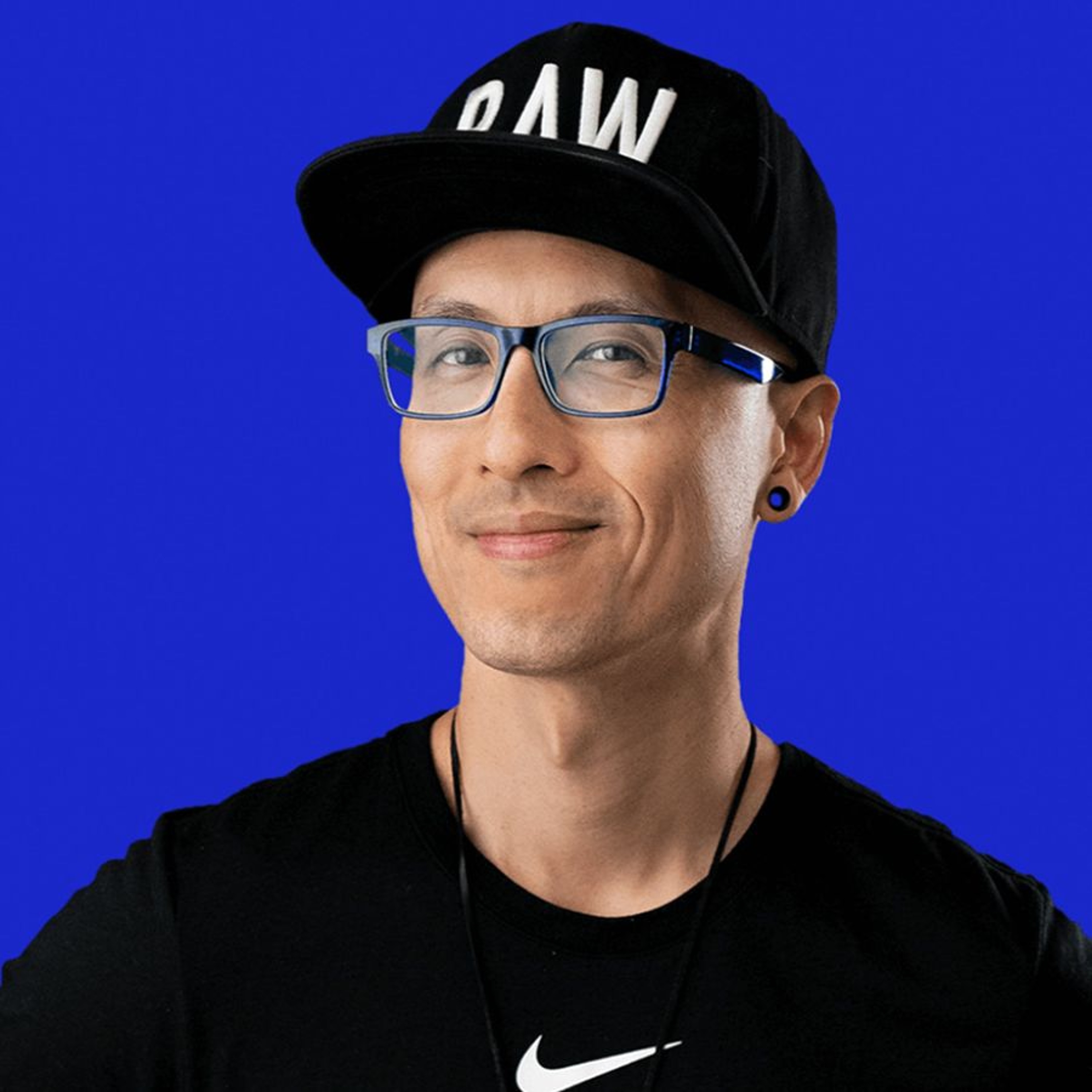 Chris Do Talks Integrating AI Into Your Business to Amplify Your True Self at SIF (18.09.2024) episode artwork