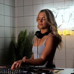 SVARA Radio mix