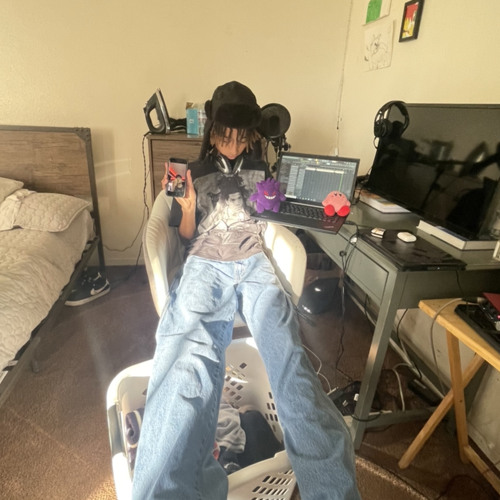 FULLY (feat. 7blueJ)