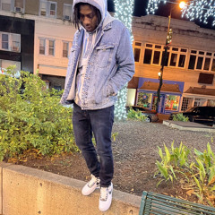 CLUTCHIN(feat Jawn Dotarachi)