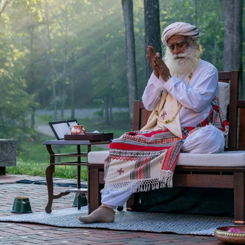 Daily Practices From Sadhguru – “Yoga Yoga Yogeshwaraya” Chant And Isha Kriya
