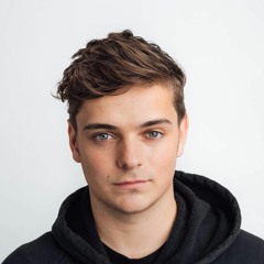 Martin Garrix & Blinders - ID
