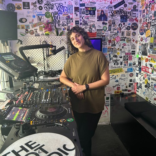 BRIGHT PATTERNS with Vicki Siolos @ The Lot Radio 04-11-2024