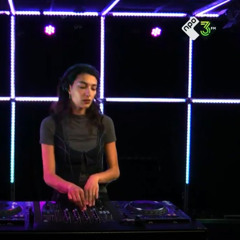 Kyra Khaldi at Wat Anders 3FM