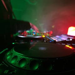 TR!NiTY UNDERGROUND GROOVES