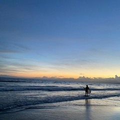 Seaside Hotel / ホテルの外は海