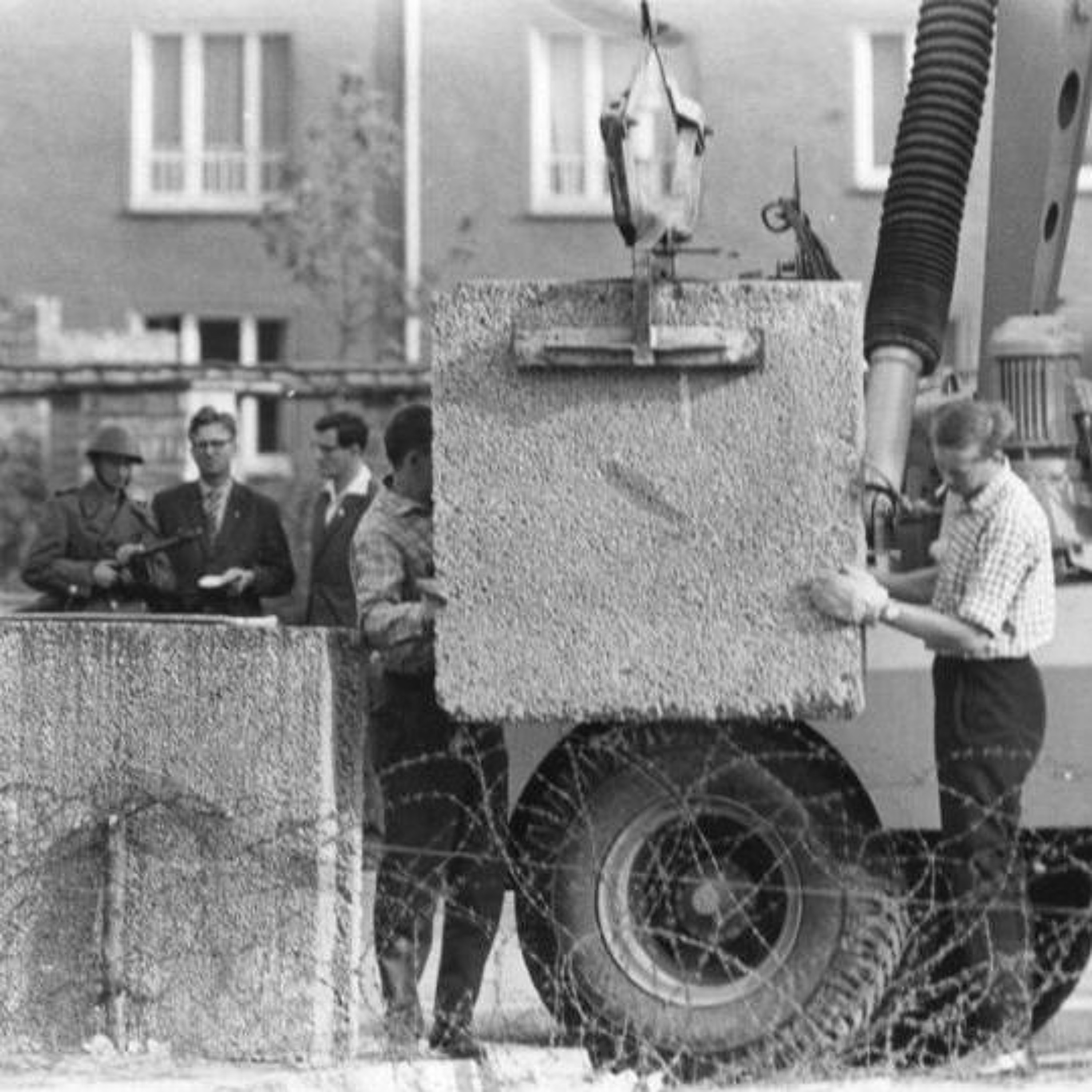 65 Jahre Mauerbau – Erinnerungen einer Zeitzeugin episode artwork