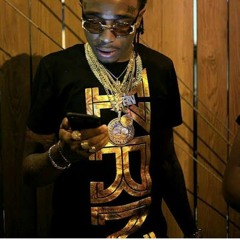 Juan plug -huncho on phone 🤳