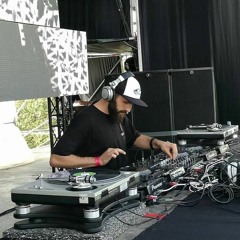 01 DJ CRIEVEK : RED BLOOD