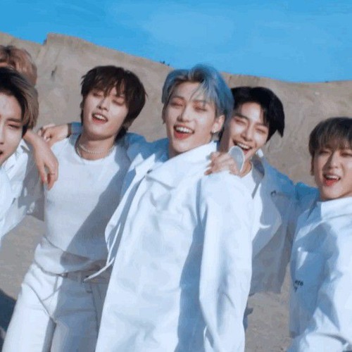 Stray kids\Blueprint 𝓢𝓹𝓮𝓮𝓭 𝓾𝓹