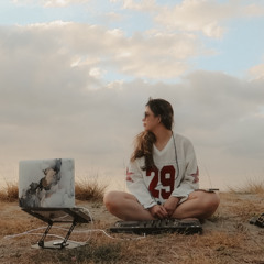 Sunset Vibes 🌅 Deep House Beach Set | Yanniquinn