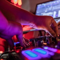 Reinstes House - Max Lucas