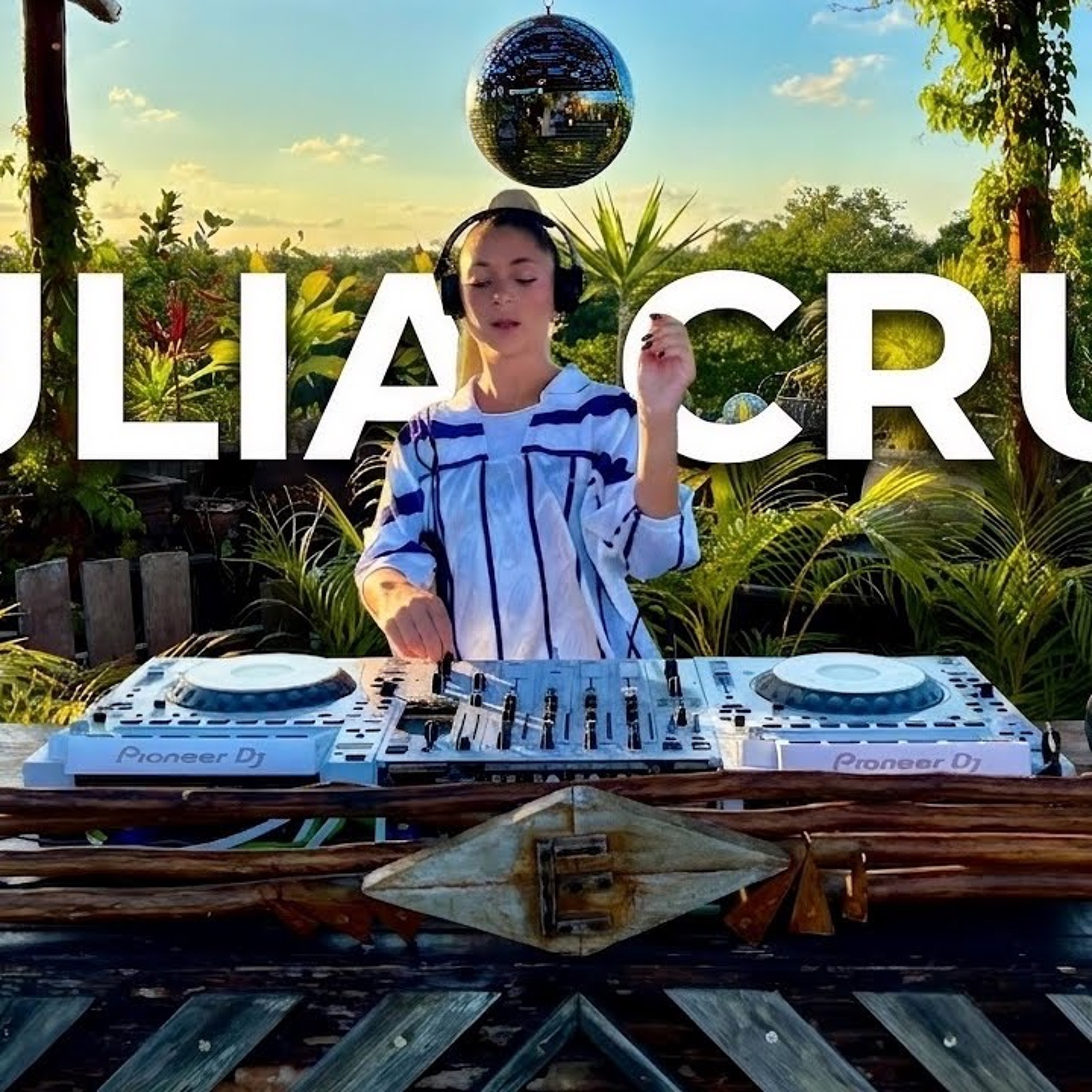 Julia Cruz | Melodic Techno Peak Time by RESILIENCE | By @EPHIMERATulum episode artwork