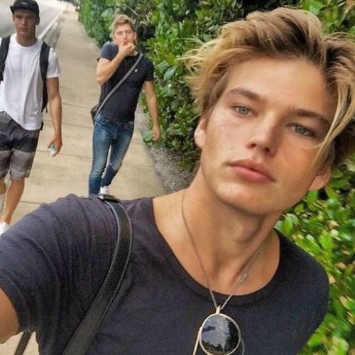 Amnesys - Worldwide Crisis (SLOWED + REVERB + BASS BOOSTED)